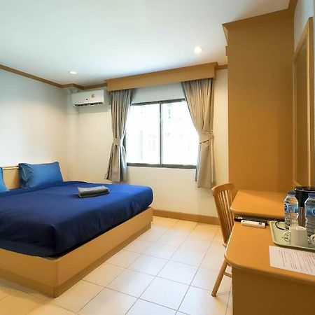 Jb House Patong Hostel Bagian luar foto