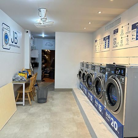 Jb House Patong Hostel Bagian luar foto