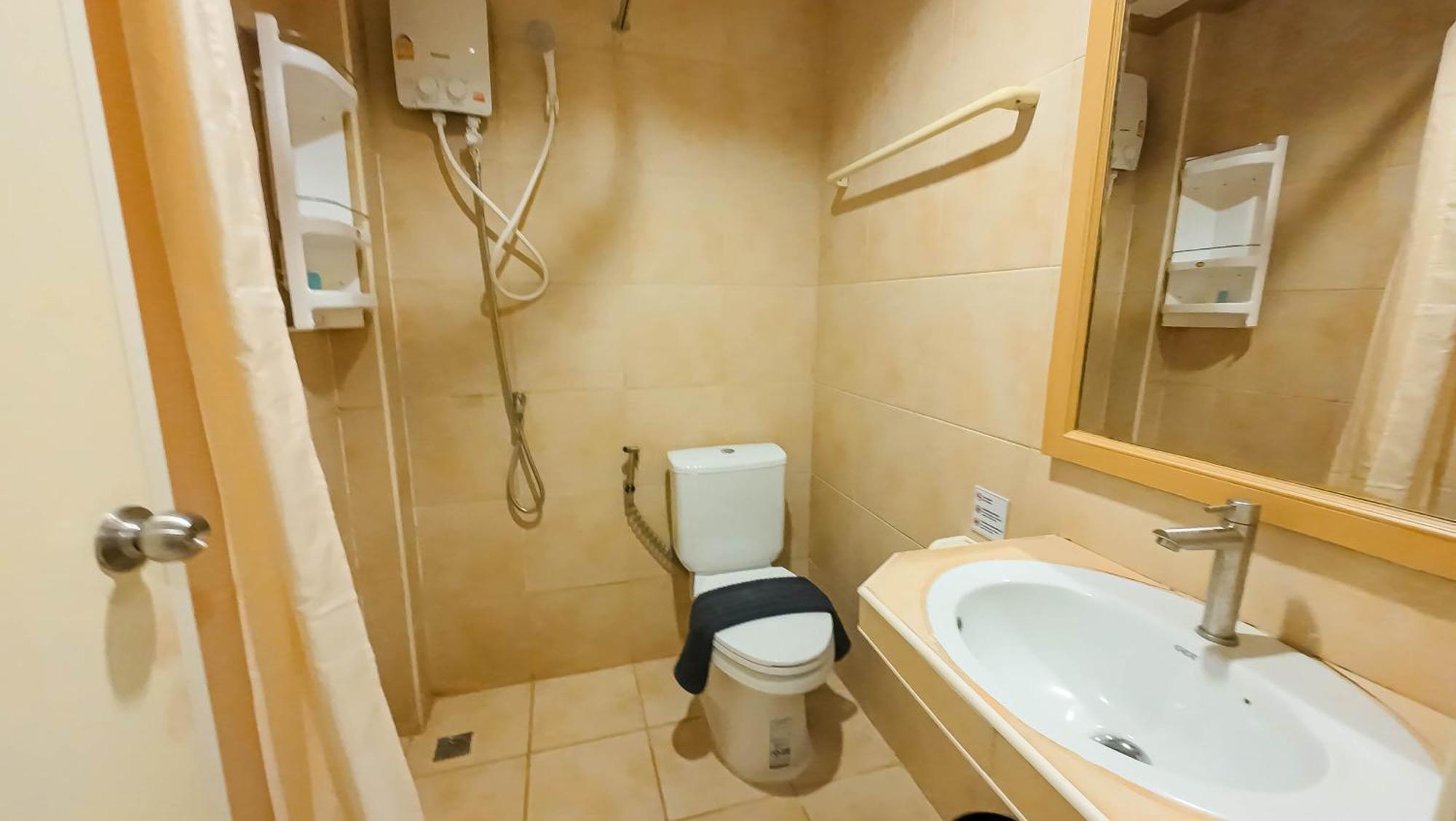 Jb House Patong Hostel Bagian luar foto