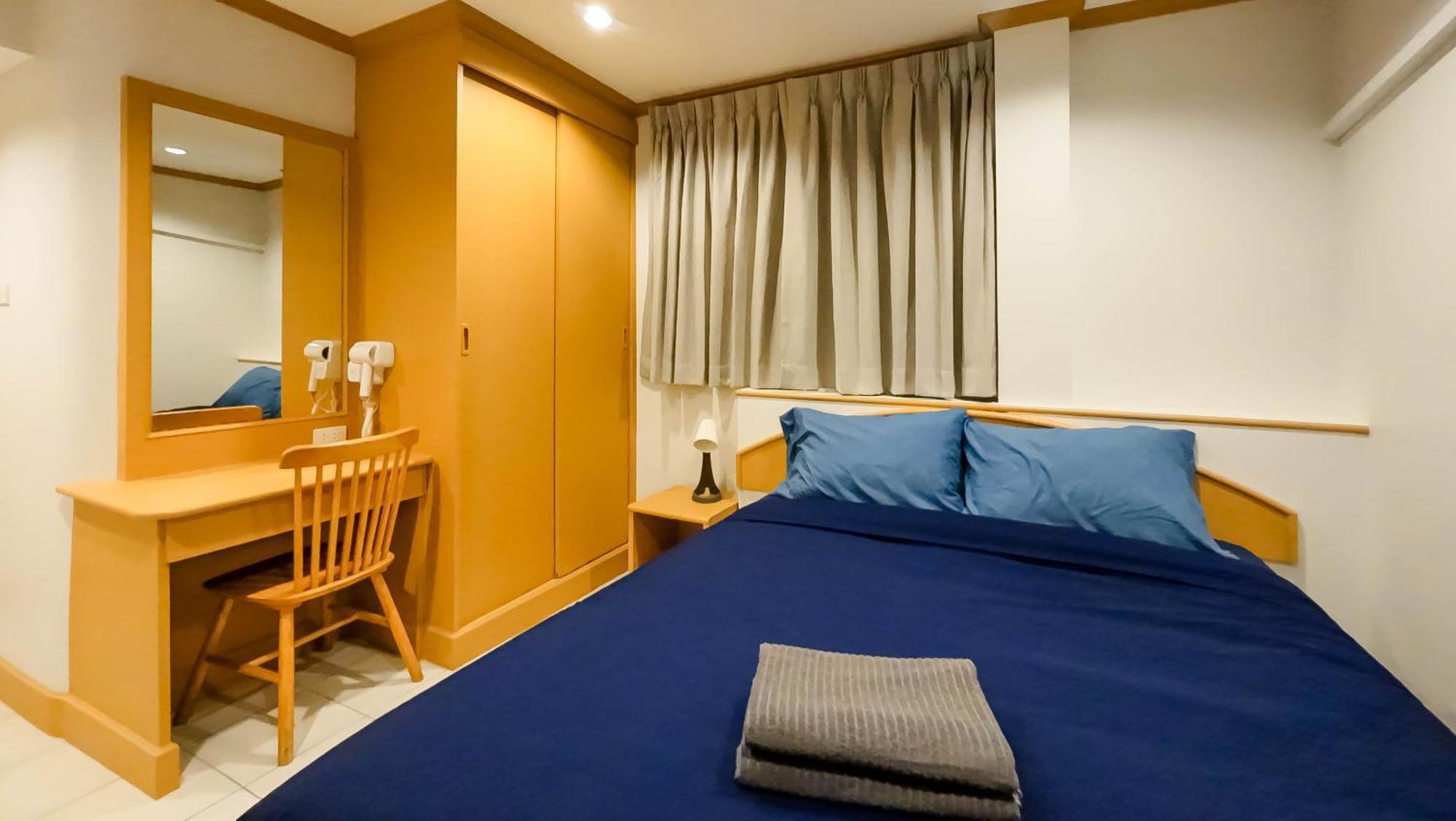 Jb House Patong Hostel Bagian luar foto